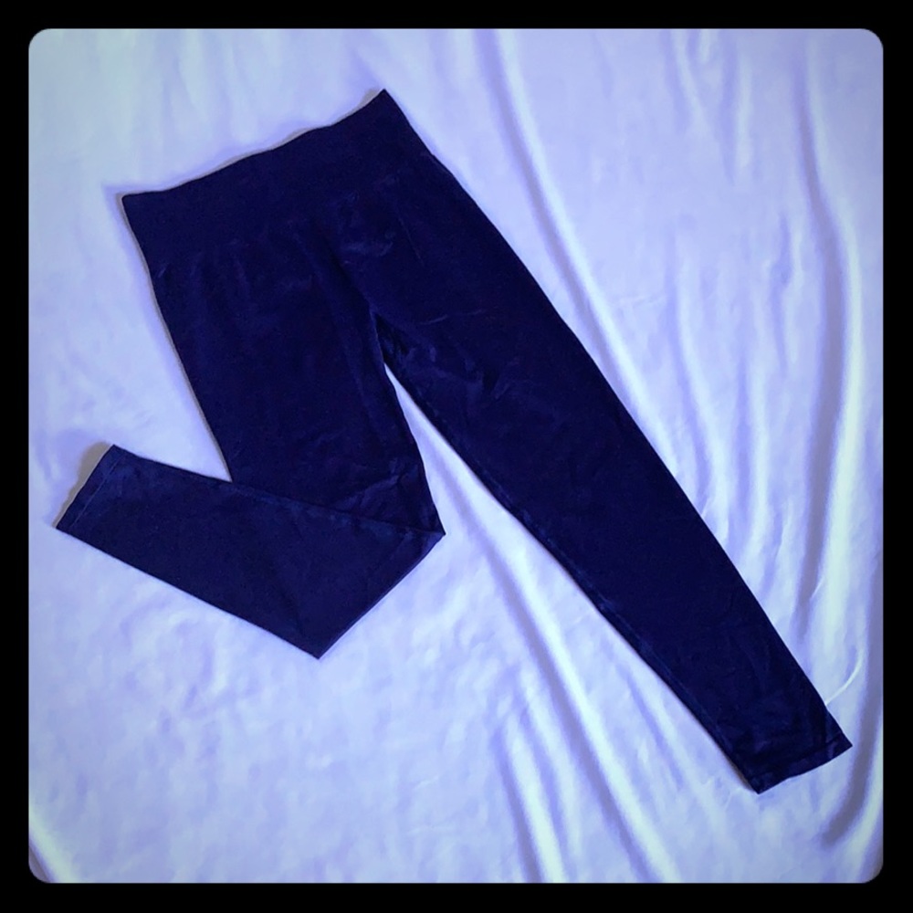 Fabletics Seamless High-Waisted Solid Legging - image 3